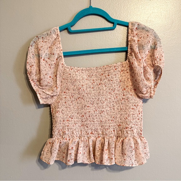 Active USA Pink Floral Smocked Puff Sleeve Peplum Top Size Large - Picture 5 of 5